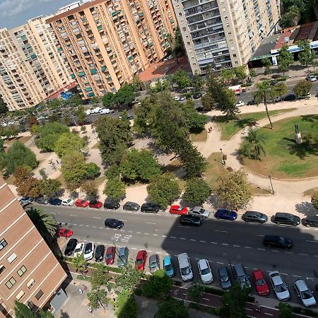 Habitacion Con Cama Individual, Piso Compartido En Avenida Blasco Ibanez บาเลนเซีย ภายนอก รูปภาพ