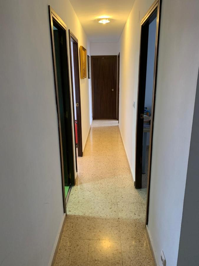 Habitacion Con Cama Individual, Piso Compartido En Avenida Blasco Ibanez บาเลนเซีย ภายนอก รูปภาพ