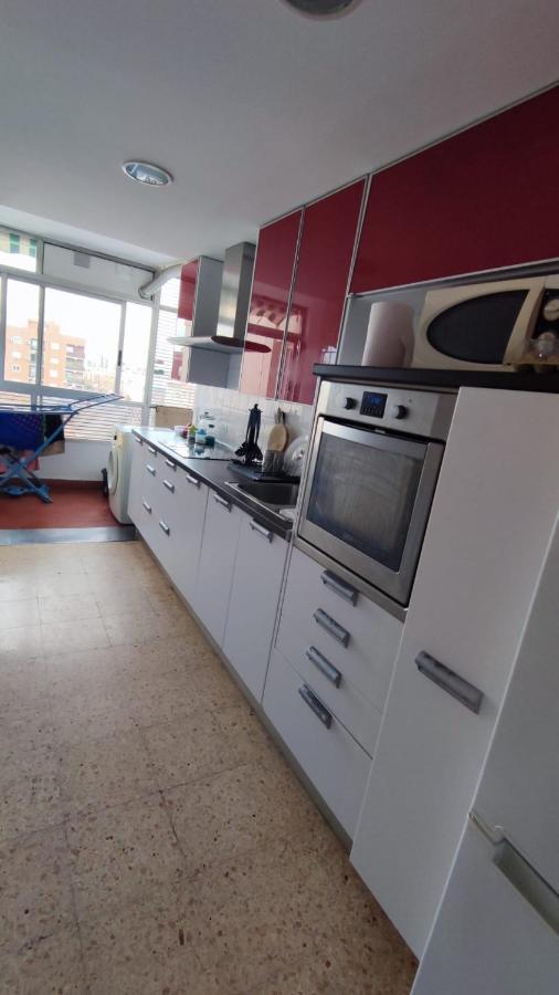Habitacion Con Cama Individual, Piso Compartido En Avenida Blasco Ibanez บาเลนเซีย ภายนอก รูปภาพ