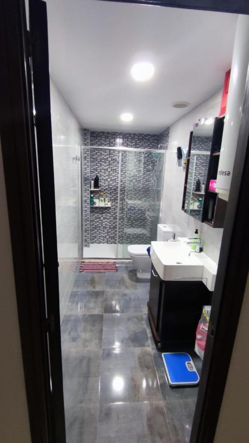 Habitacion Con Cama Individual, Piso Compartido En Avenida Blasco Ibanez บาเลนเซีย ภายนอก รูปภาพ